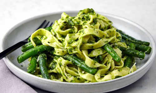 Fresh Spinach Basil Linguine pasta dish